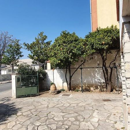 Appartement Entier Au Dessus De Villa, Climatisation Reversible Poele A Bois Tres Chaleureux , Wi Fi Parking Privee Gratuit Situation 500 M, Plage Et Centre Ville Sanary-sur-Mer Exterior foto