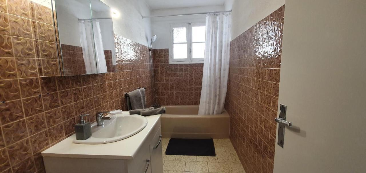 Appartement Entier Au Dessus De Villa, Climatisation Reversible Poele A Bois Tres Chaleureux , Wi Fi Parking Privee Gratuit Situation 500 M, Plage Et Centre Ville Sanary-sur-Mer Exterior foto