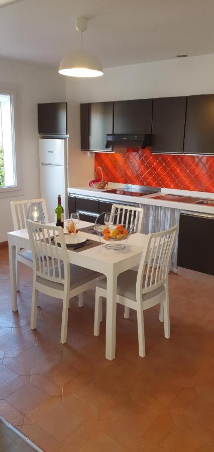 Appartement Entier Au Dessus De Villa, Climatisation Reversible Poele A Bois Tres Chaleureux , Wi Fi Parking Privee Gratuit Situation 500 M, Plage Et Centre Ville Sanary-sur-Mer Exterior foto