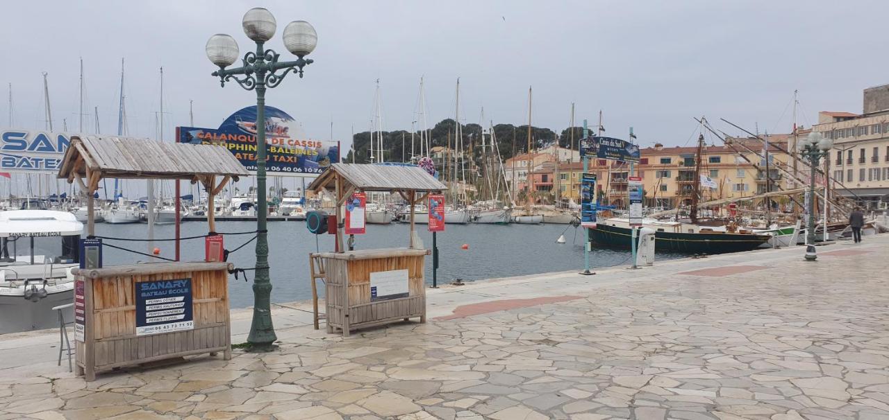 Appartement Entier Au Dessus De Villa, Climatisation Reversible Poele A Bois Tres Chaleureux , Wi Fi Parking Privee Gratuit Situation 500 M, Plage Et Centre Ville Sanary-sur-Mer Exterior foto