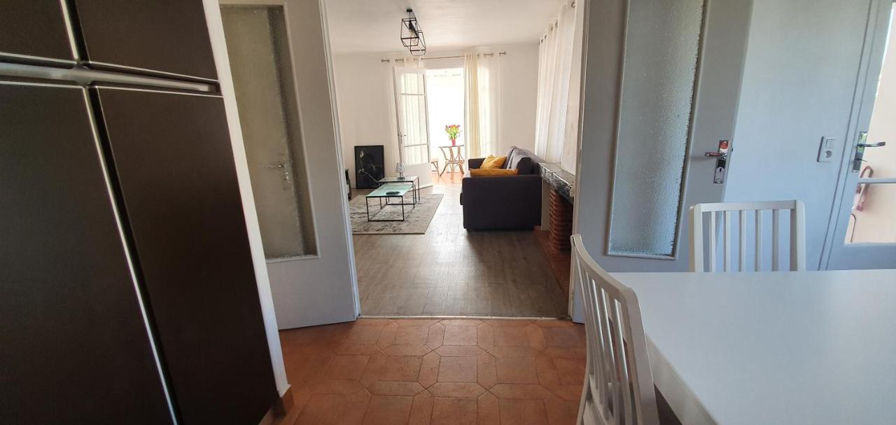 Appartement Entier Au Dessus De Villa, Climatisation Reversible Poele A Bois Tres Chaleureux , Wi Fi Parking Privee Gratuit Situation 500 M, Plage Et Centre Ville Sanary-sur-Mer Exterior foto